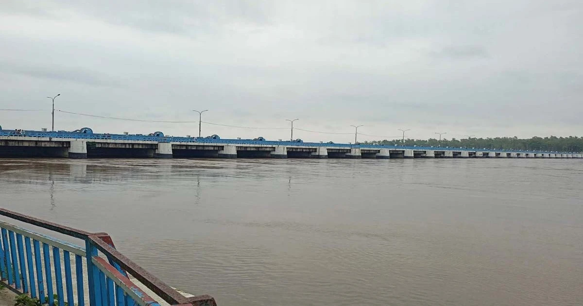 বিপৎসীমার উপরে তিস্তার পানি