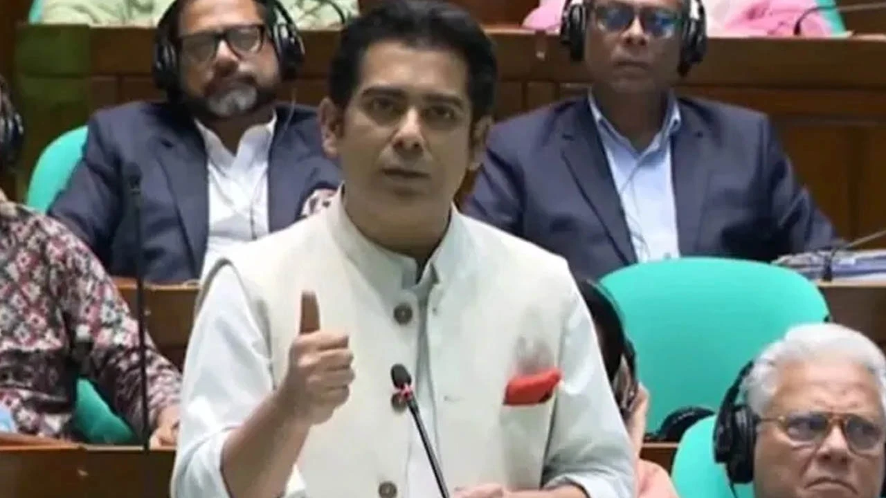 স্পিকারের নাম ধরে ডেকে সংসদে তোপের মুখে পার্থ