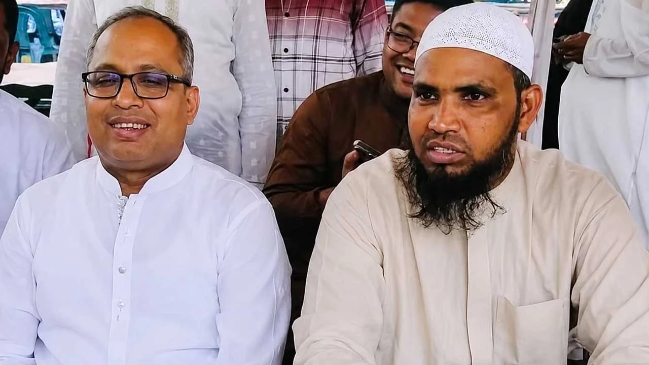 বাঁশখালীতে আওয়ামীপন্থী সাংবাদিক শফকতের বিরুদ্ধে জাল দলিল তৈরির মামলা!