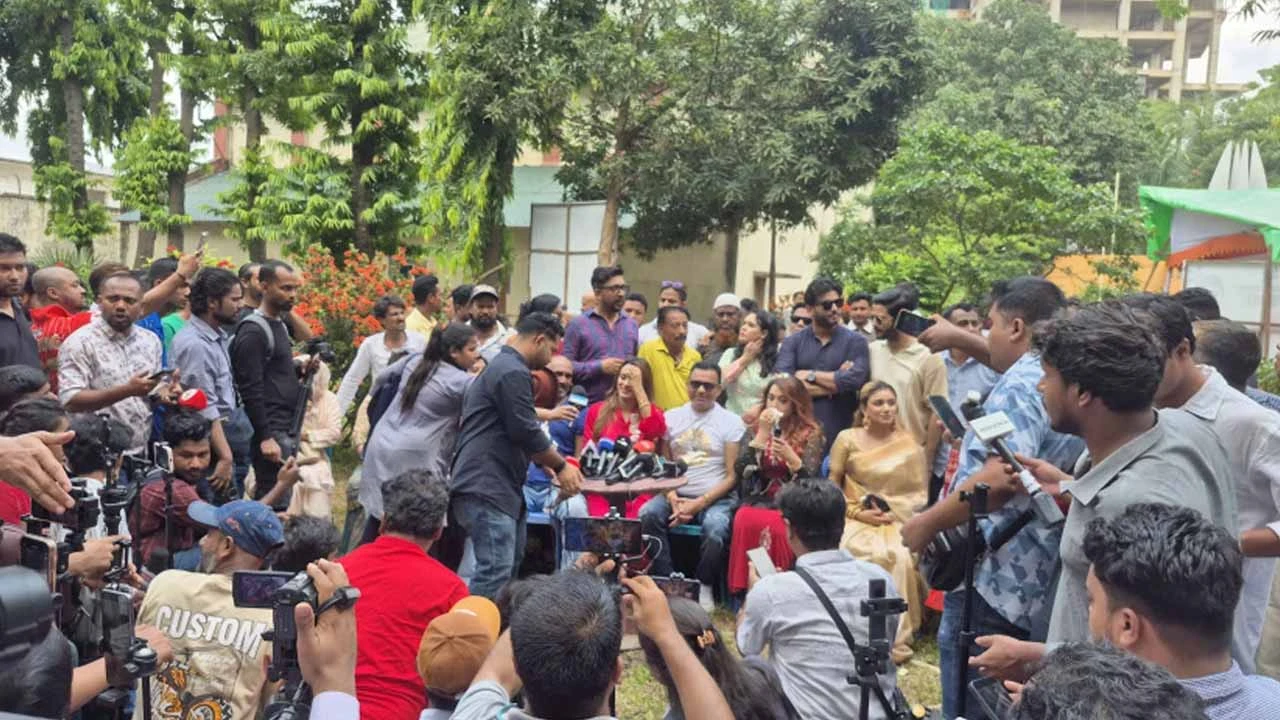 এফডিসিতে চলচ্চিত্র শিল্পী সমিতি নির্বাচনের ভোট গ্রহণ চলছে