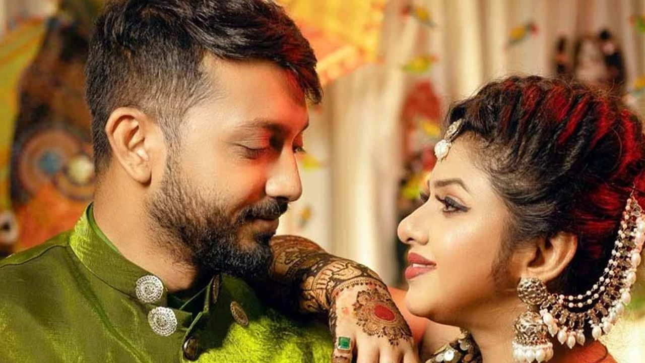 চতুর্থ বিয়ের মাত্র ৪ মাসেই মা হলেন অভিনেত্রী সুস্মিতা!