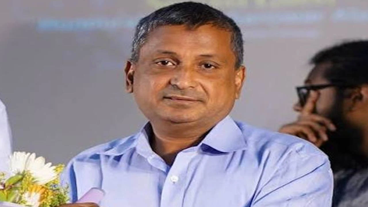 এমপি হিসেবে শপথে বাধা কাটলো সারোয়ার আলমগীরের
