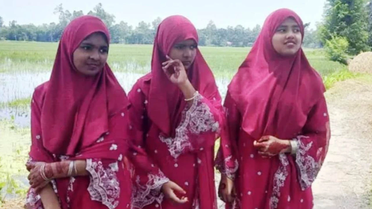 ৩ যমজ বোন একসঙ্গে পেল ট্যালেন্টপুলে বৃত্তি