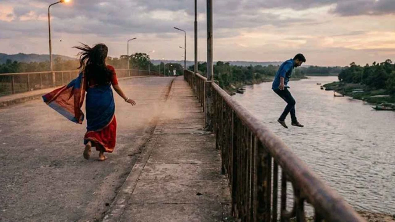 একসঙ্গে মরার সিদ্ধান্ত নিয়ে যমুনায় ঝাঁপ দিলেন প্রেমিক, পালিয়ে গেলেন প্রেমিকা