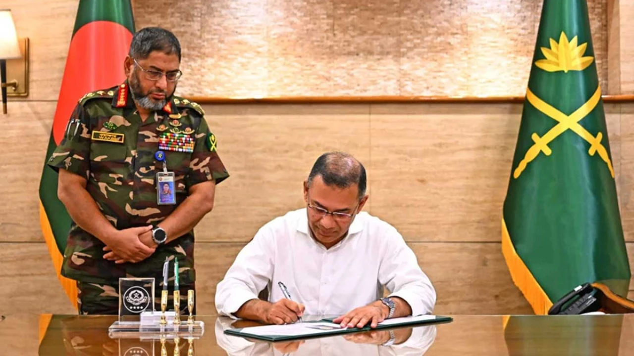 আধুনিক ও প্রযুক্তিনির্ভর সেনাবাহিনী গড়তে সরকার বদ্ধপরিকর : প্রধানমন্ত্রী