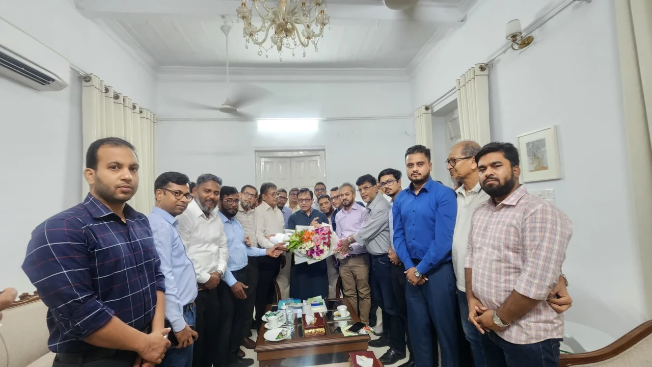 বস্ত্র ও পাট মন্ত্রীর সঙ্গে আইটিইটি নেতৃবৃন্দের সৌজন্য সাক্ষাৎ