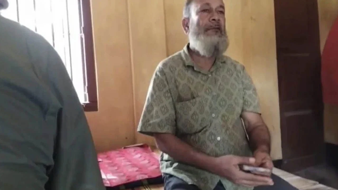 এবার আরেক ভূমি কর্মকর্তার ‘ঘুষ’ নেওয়ার ভিডিও ভাইরাল