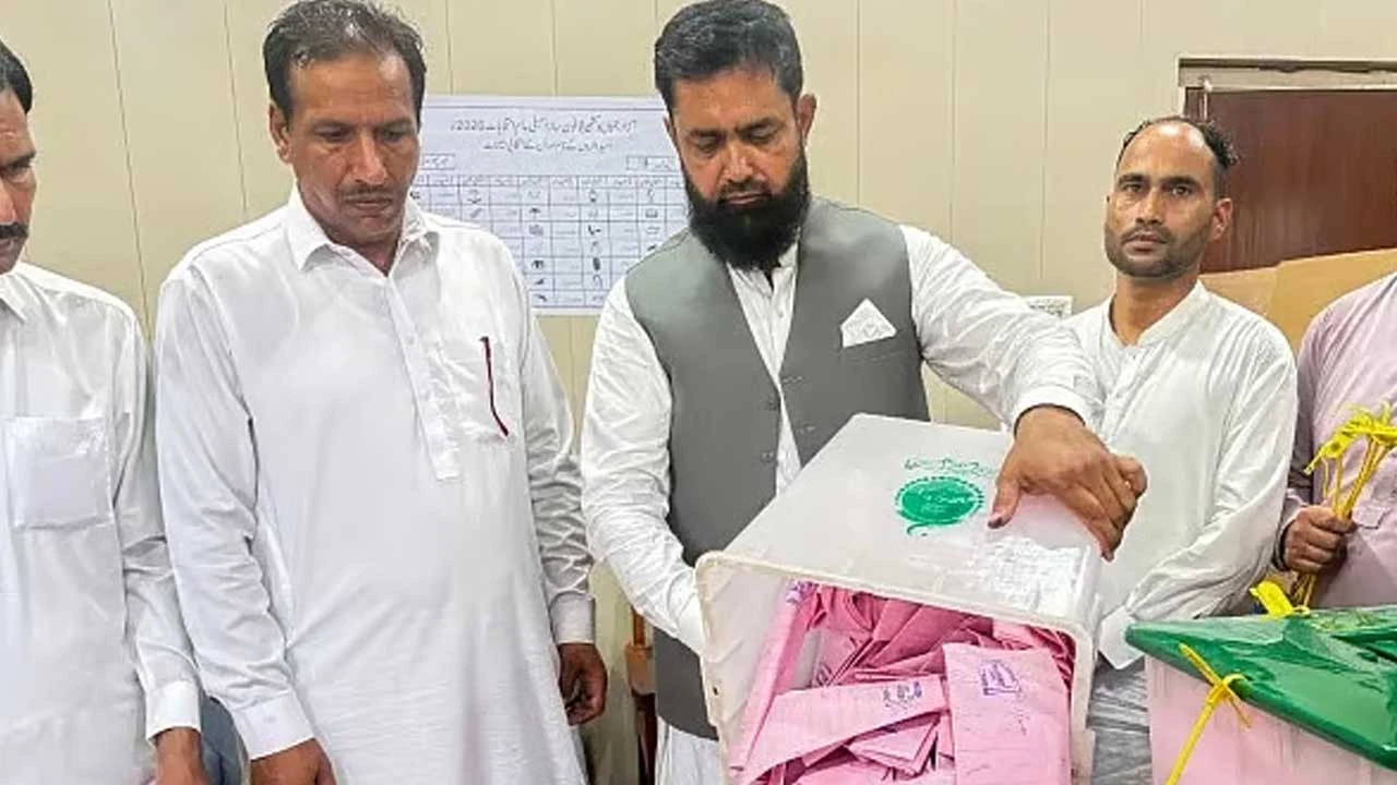 আজাদ কাশ্মীরের প্রথম ধাপের নির্বাচনে নওয়াজ শরিফের দল এগিয়ে