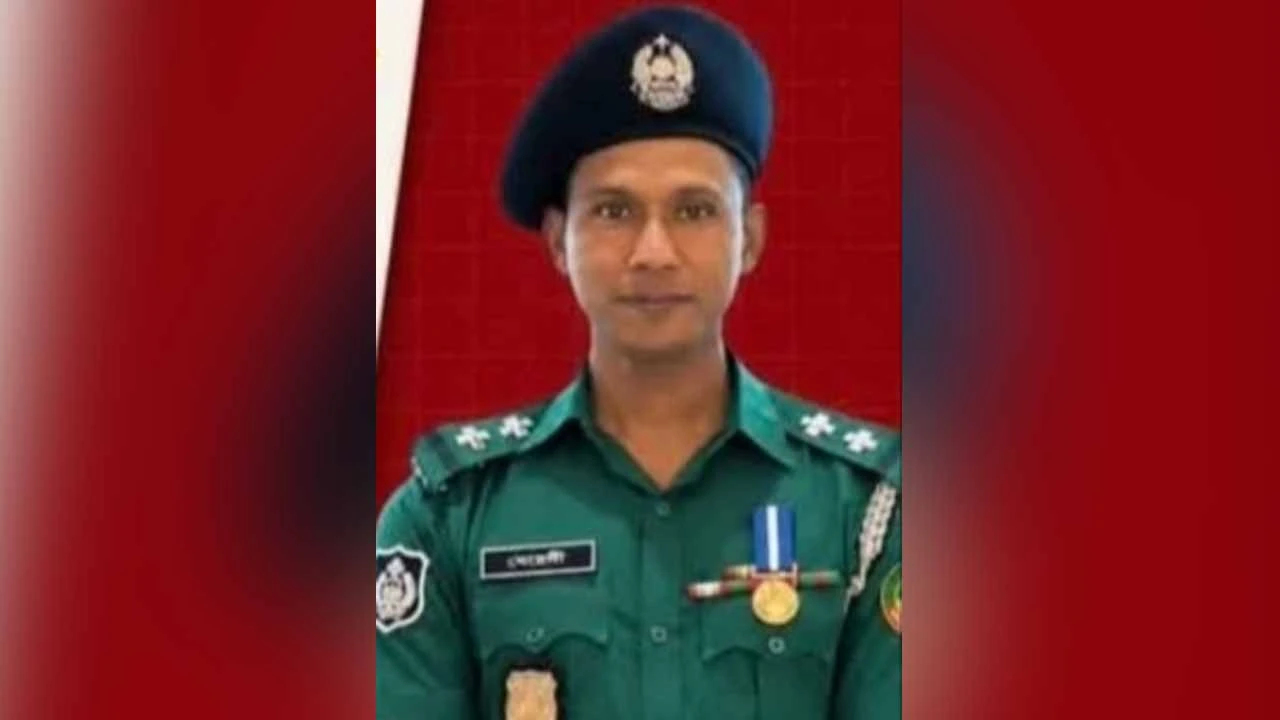 রাষ্ট্রপতি পুলিশ পদক পেলেন এসআই মেহেদী হাসান