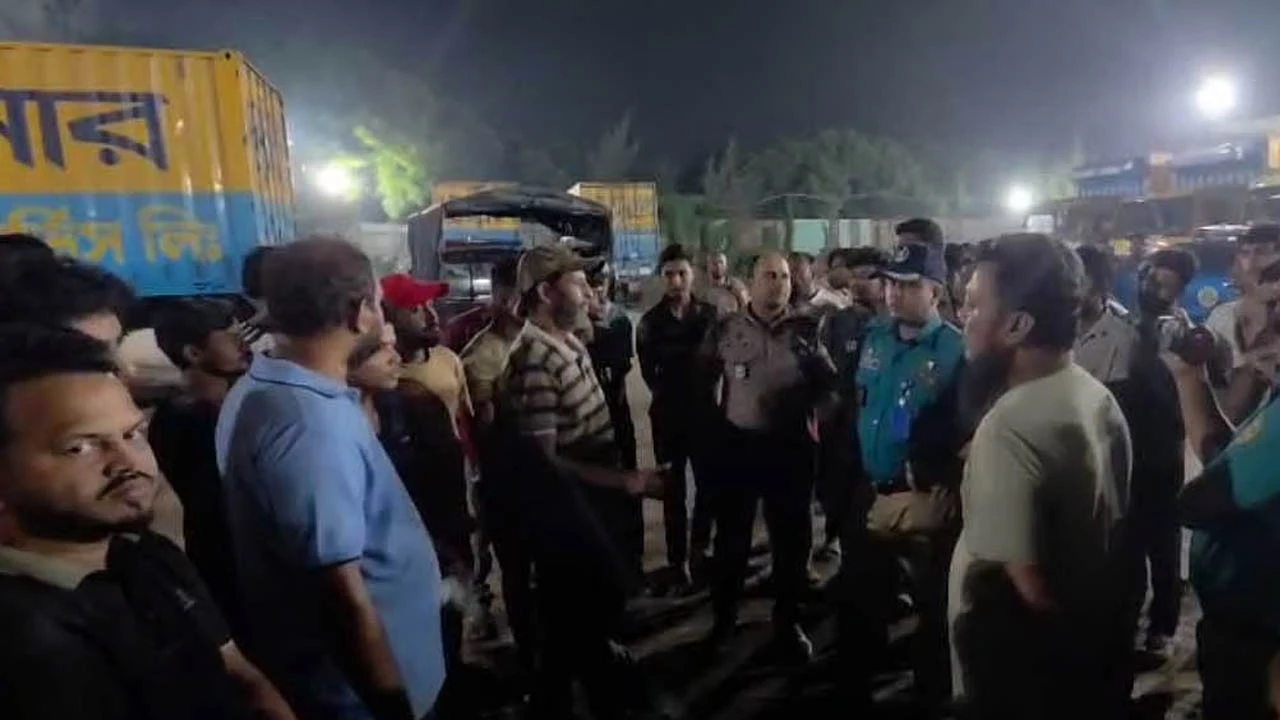 মামলার বাদীকে প্রাণনাশের হুমকি: ‘সবার আগে তোর লাশ পড়বে’