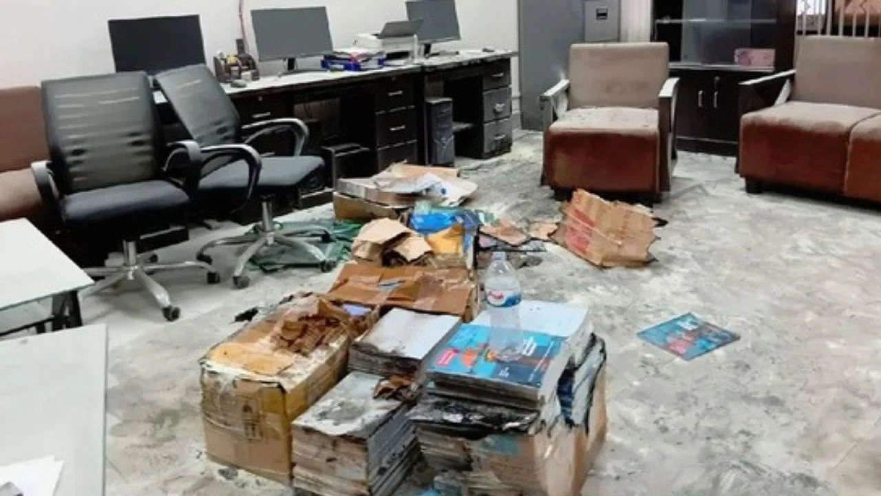 এবার পররাষ্ট্র মন্ত্রণালয়ে আগুন
