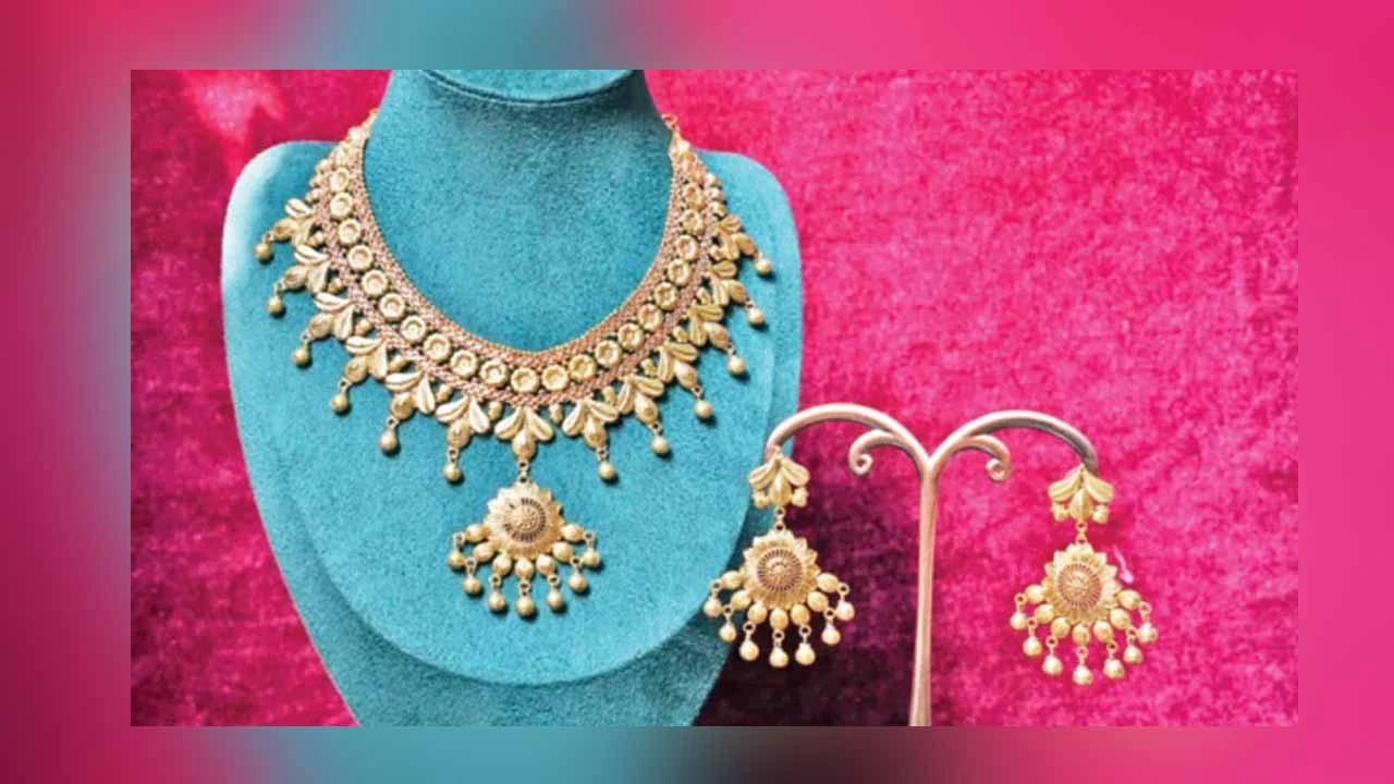গহনার ঔজ্জ্বল্য ধরে রাখবেন কীভাবে