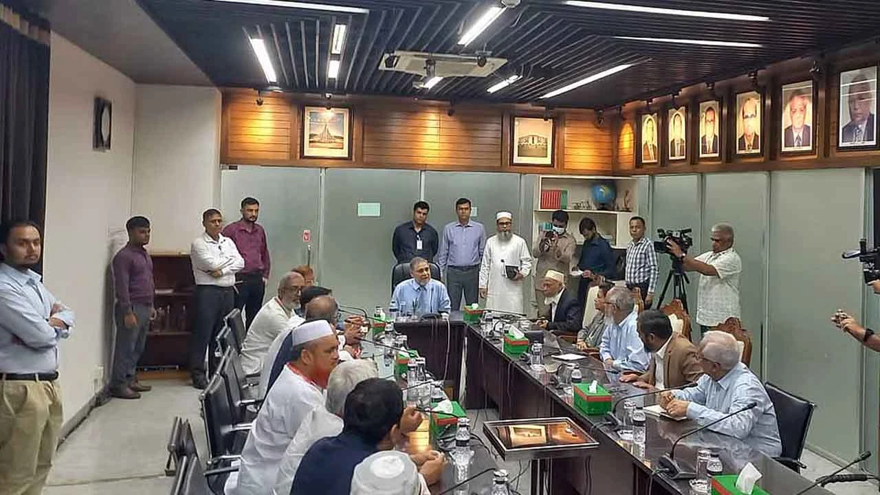 অসন্তোষের মধ্যে সিইসির সঙ্গে বৈঠক ১১ দলীয় জোটের