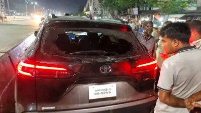 সিরাজগঞ্জে এমপি আয়নুলের গাড়িবহরে হামলা, পাল্টাপাল্টি বিক্ষোভ