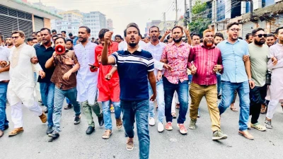 স্বেচ্ছাসেবক দলের প্রতিষ্ঠাবার্ষিকীতে টঙ্গীর মহাসড়কে বর্ণাঢ্য র‍্যালি, নেতৃত্বে আবু বক্কর