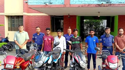 চোরাই মোটরসাইকেল উদ্ধারে কাহারোলে পুলিশের অভিযান: ৪টি উদ্ধার, গ্রেপ্তার ৪