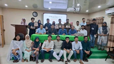 কুবিতে ‘ক্রাউন অব আর্গুমেন্ট’ গ্র্যান্ড ফাইনালে চ্যাম্পিয়ন গণিত বিভাগ