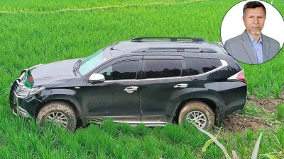 প্রতিমন্ত্রীকে বহনকারী গাড়ি ছিটকে পড়লো ধানক্ষেতে, হাসপাতালে পথচারী