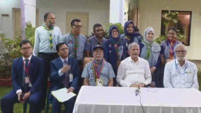 রাষ্ট্রপতি মির্জা ফখরুল ইসলাম আলমগীর এর সাথে ঠাকুরগাঁও জেলা স্কাউট সদস্যদের সৌজন্য  সাক্ষাৎ