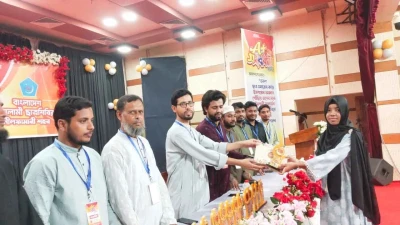 নীলফামারীতে কৃতি শিক্ষার্থীদের সংবর্ধনা