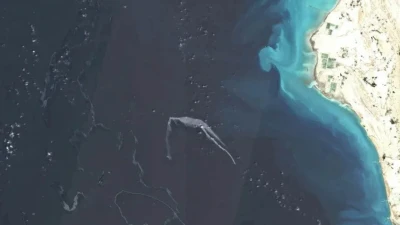 স্যাটেলাইটে ধরা পড়লো হরমুজ প্রণালির কাছে তেলের স্তর
