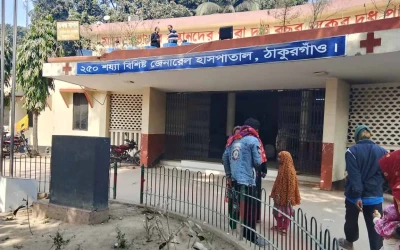 ঠাকুরগাঁওয়ে পৃথক সড়ক দুর্ঘটনায়  গুরুতর আহত ১২ জন