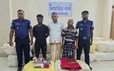 ভাণ্ডারিয়ায় ১৩ লাখ ২৬ হাজার টাকার ভারতীয় কাপড় জব্দ, আটক ৩