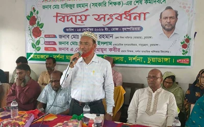 নিজের গাড়িতে শিক্ষককে রাজকীয় বিদায়, হেঁটে গেলেন শিক্ষা অফিসার