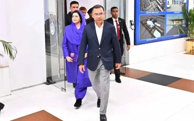 দেশে ফিরেছেন প্রধানমন্ত্রী