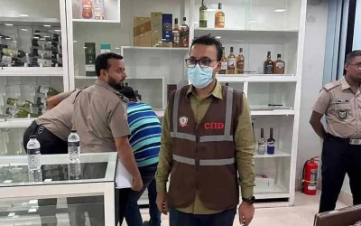 সালমান মুক্তাদিরের শ্বশুরের মদের গুদাম সিলগালা