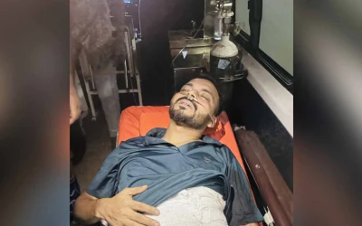 মুখোশ পরে দোকানে ঢুকে ব্যবসায়ীকে গুলি