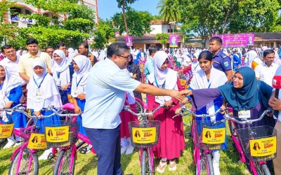 জাইমা রহমানের জন্মদিনে সাইকেল পেল ৫৪৮ ছাত্রী